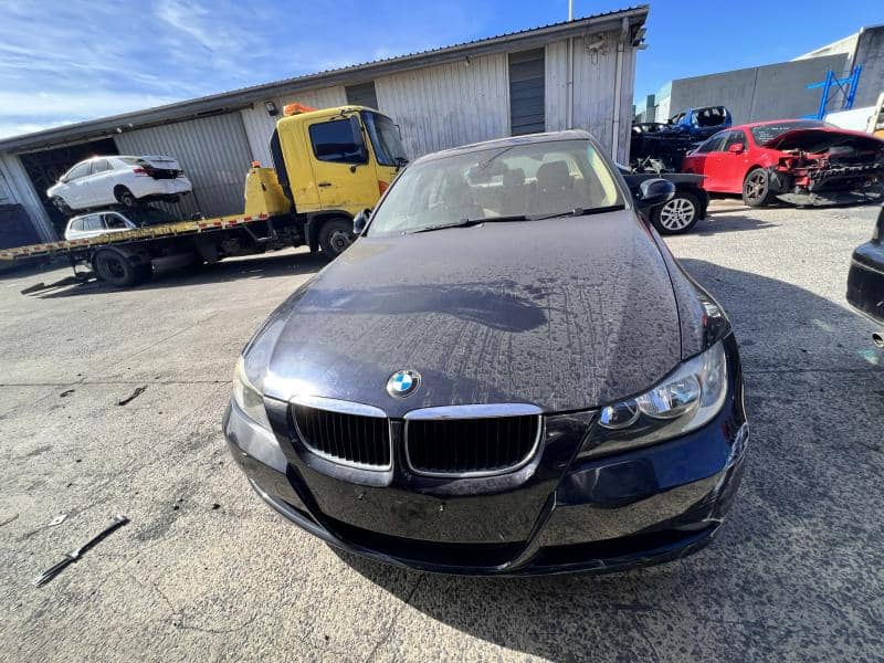 BMW 320i (2006)